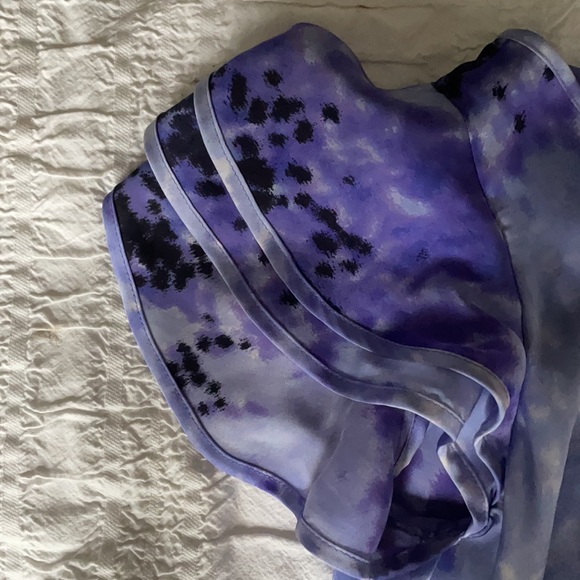 Beautifully detailed Michael Kors silky top - Picture 3 of 3